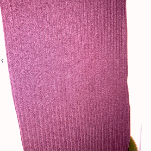 SOLD ON DEPOP Ribbed Body Con Midi🍉 - Picture 2 of 5